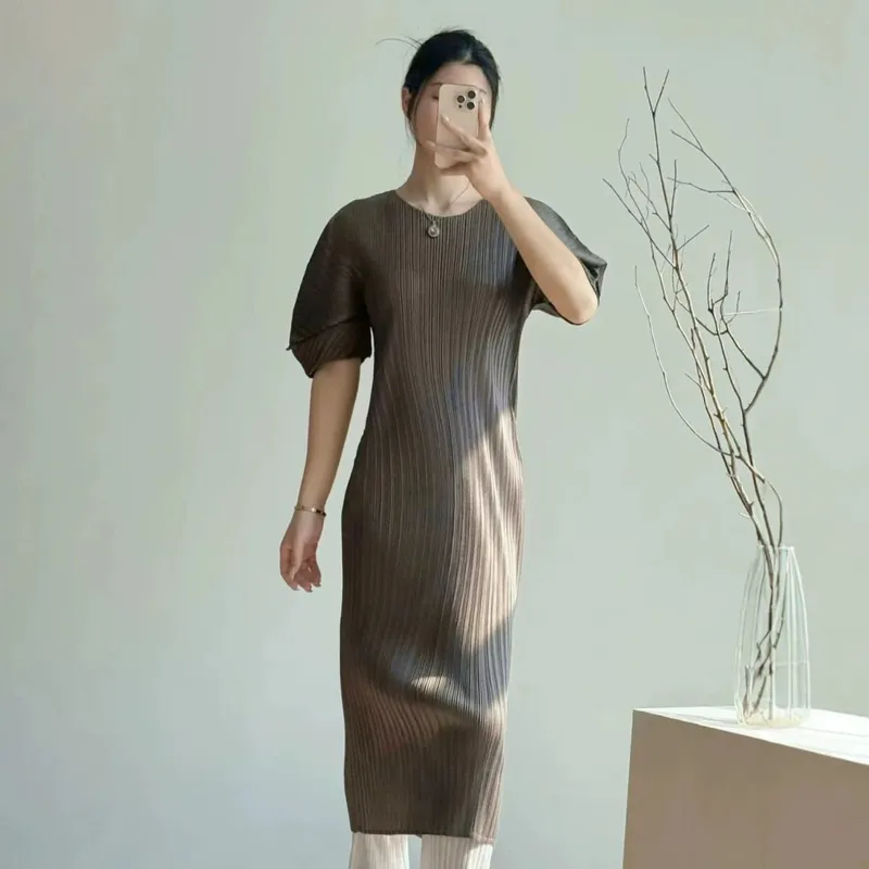 Miyake Pleated Round Neck Puff Sleeve Dresses Lightweight Wrinkle-Resistant Women's Casual Minimalist Chic Dress 2026 New — image 2