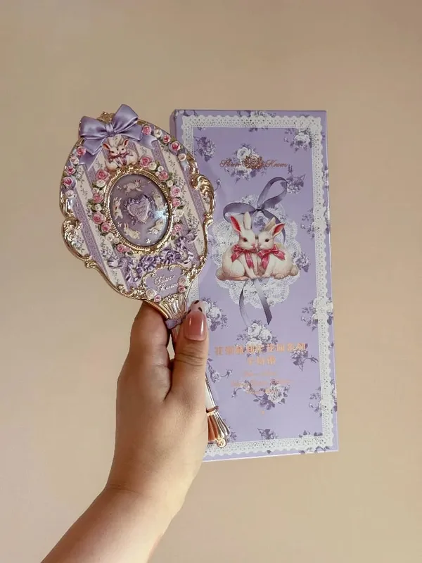 Flor sabe espelho de maquiagem portátil almofada de ar pente todas as séries padrão de relevo kit de ferramentas de maquiagem de cor limitada — image 4