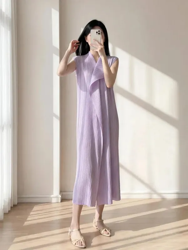 Miyake Pleated Dresses 2026 Summer New Sleeveless V-Neck Irregular Elastic Draped V-Neck Vest Elegant Women's Temperament Dress — image 7