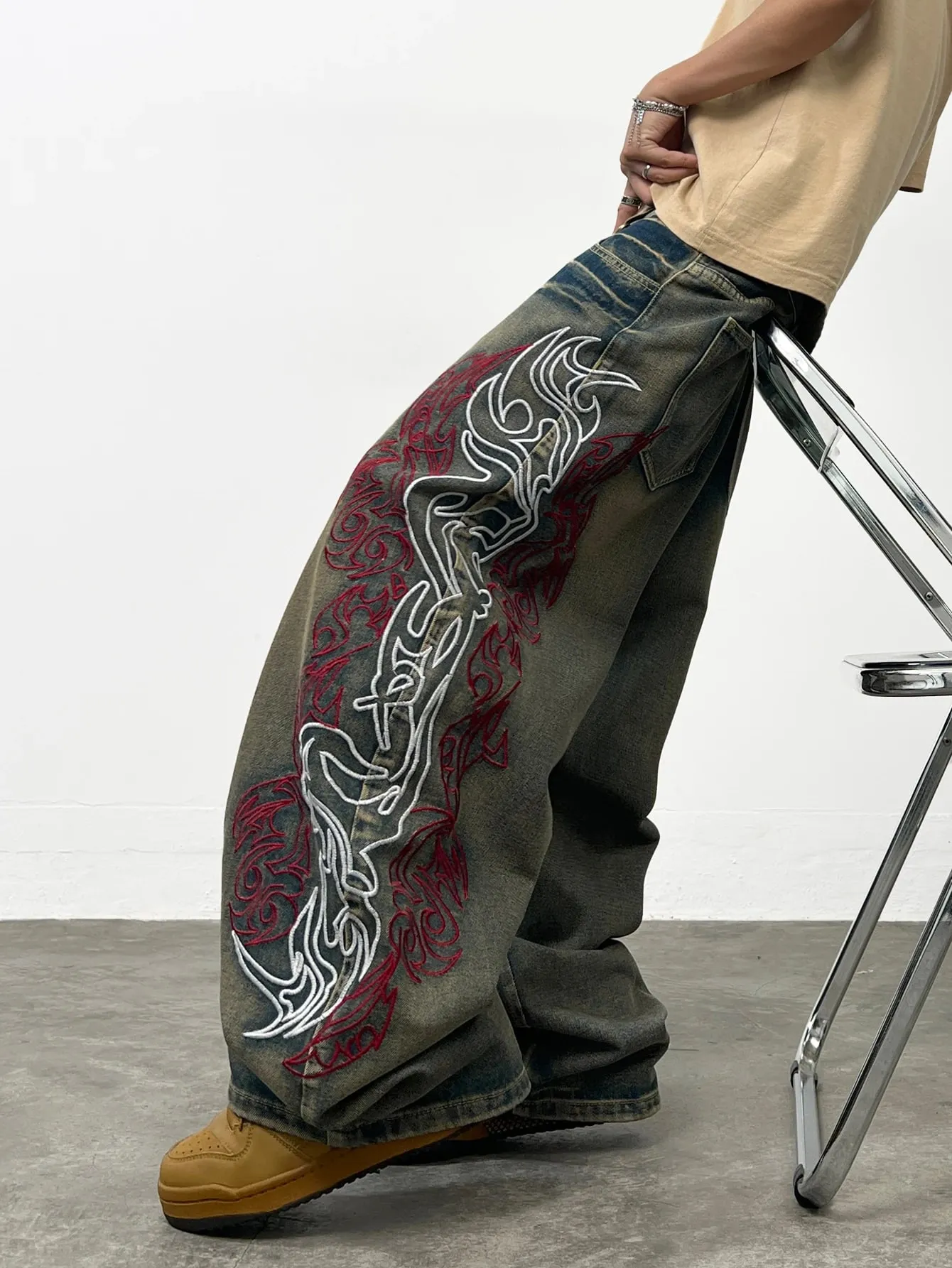 American Retro Two-Tone Totem Embroidery Design Vintage Washed Baggy Wide-Leg Jeans Y2K Hip-Hop Streetwear Stylish Long Pants — image 2