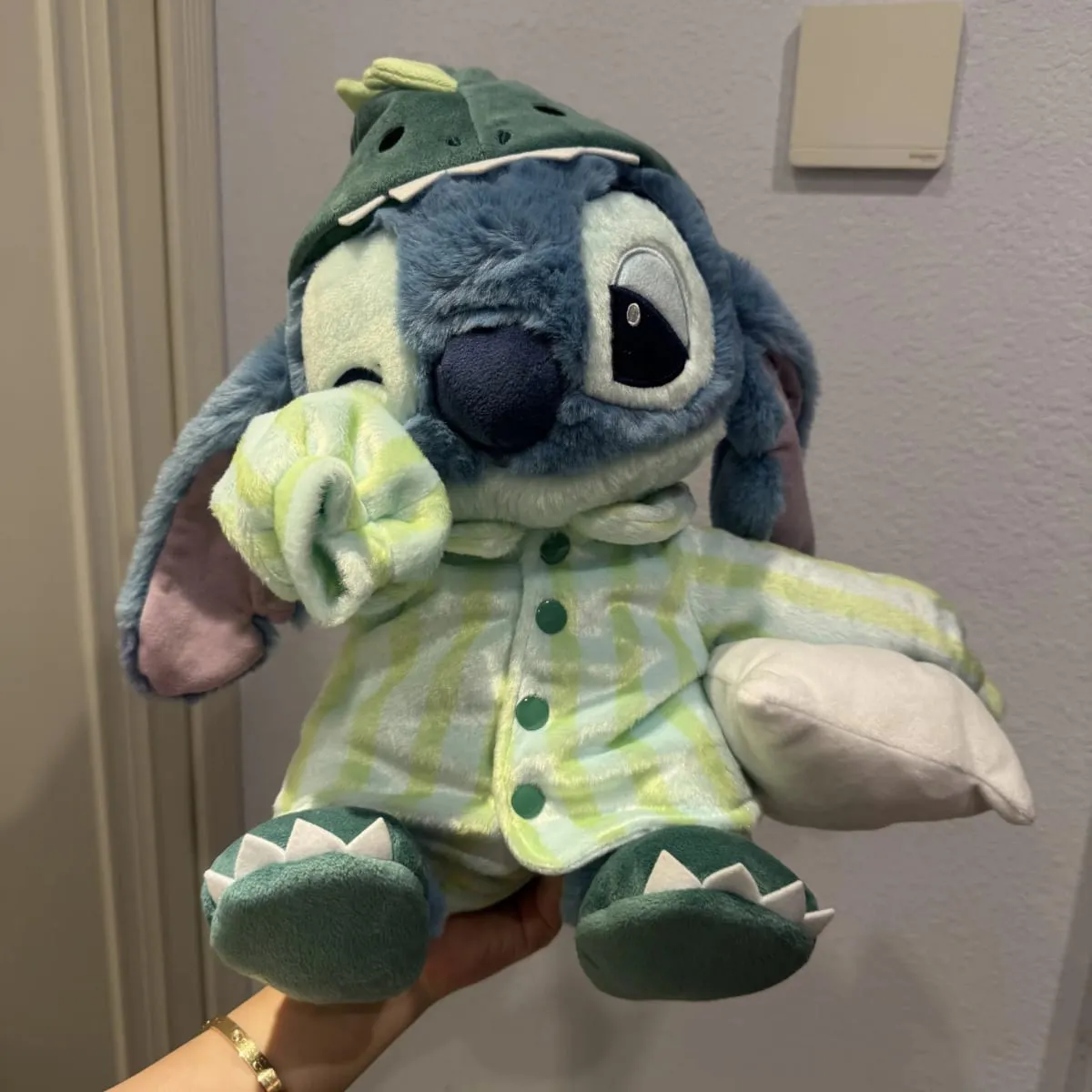 stitch boneca de pelúcia dos desenhos animados, sofá do quarto lance travesseiro presente de aniversário brinquedo de pelúcia decoração de casa decoração de festa — image 5