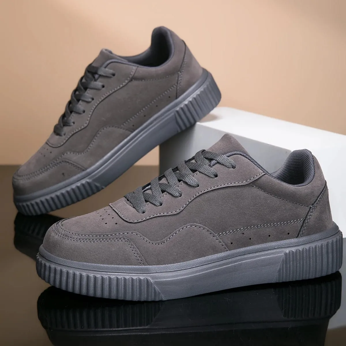 Unisex Sneakers Casual Board Shoes Men Chunky Platform Footwear Women Classic Lace Up Skate Shoes Lightweight Trendy Sneakers