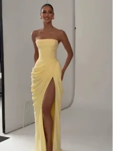 Sarı Straplez Pileli Kadın Bölünmüş Maxi Elbise Zarif Kolsuz Bel Cinching Slim Fit Elbiseler 2026 Bayan Günlük Parti Törenlerinde
