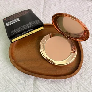 Charlotte Tilbury Lip Stick Liquid Foundation Highlighter Pressed Powder Blush Facial Spot Concealer Foundation Makeup Cosmetics