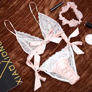 Pakaian Dalam Seksi Perancis Lace Ruffles Bra dan Seluar Dalam Tanpa Wayar dengan Set Pakaian Dalam Garter Godaan Melihat Melalui Set Bra Ultra Nipis