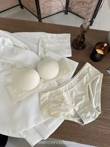 Front-Closure Backless Lingerie Set with Small-Bust Gathering Anti-Sagging Uplifting Comfortable And Wire-Free Bra Set.